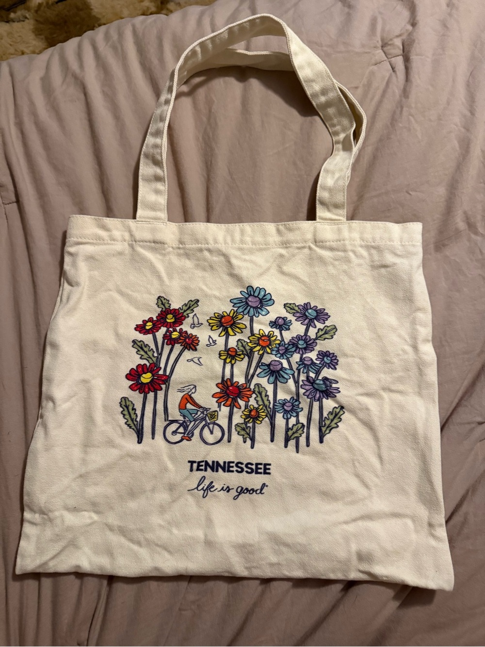 Floral design tote bag